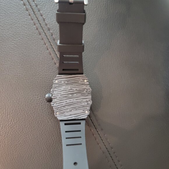 Sport watch - Picture 2 of 2